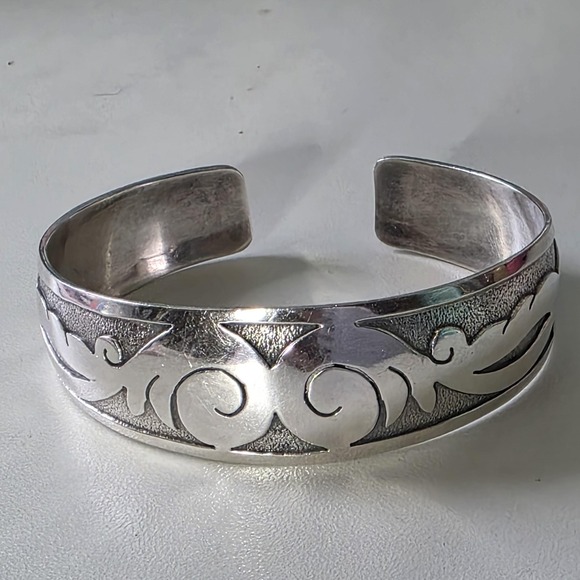 The Unbranded Brand Jewelry - Vintage Sterling Silver Cuff Bracelet Solid 925 Ornate 23 Grams Statement